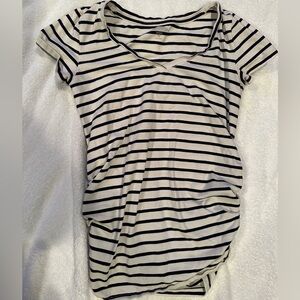 Old navy maternity tee. Fitted Tee. Extra small. Gently used
